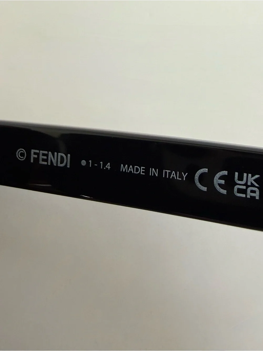 NEW!!! Fendi women oversized sunglasses FE40086I 01F Authentic